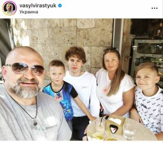 Василий Вирастюк разводится после 15 лет брака